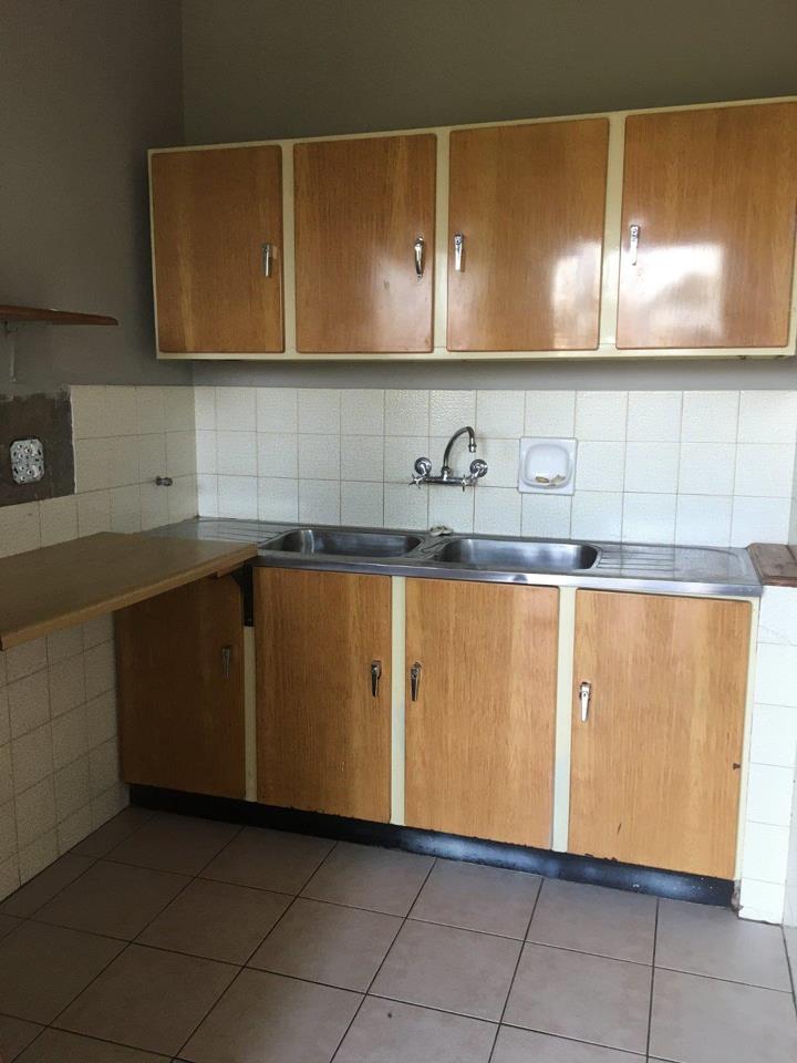 To Let 1 Bedroom Property for Rent in Miederpark North West